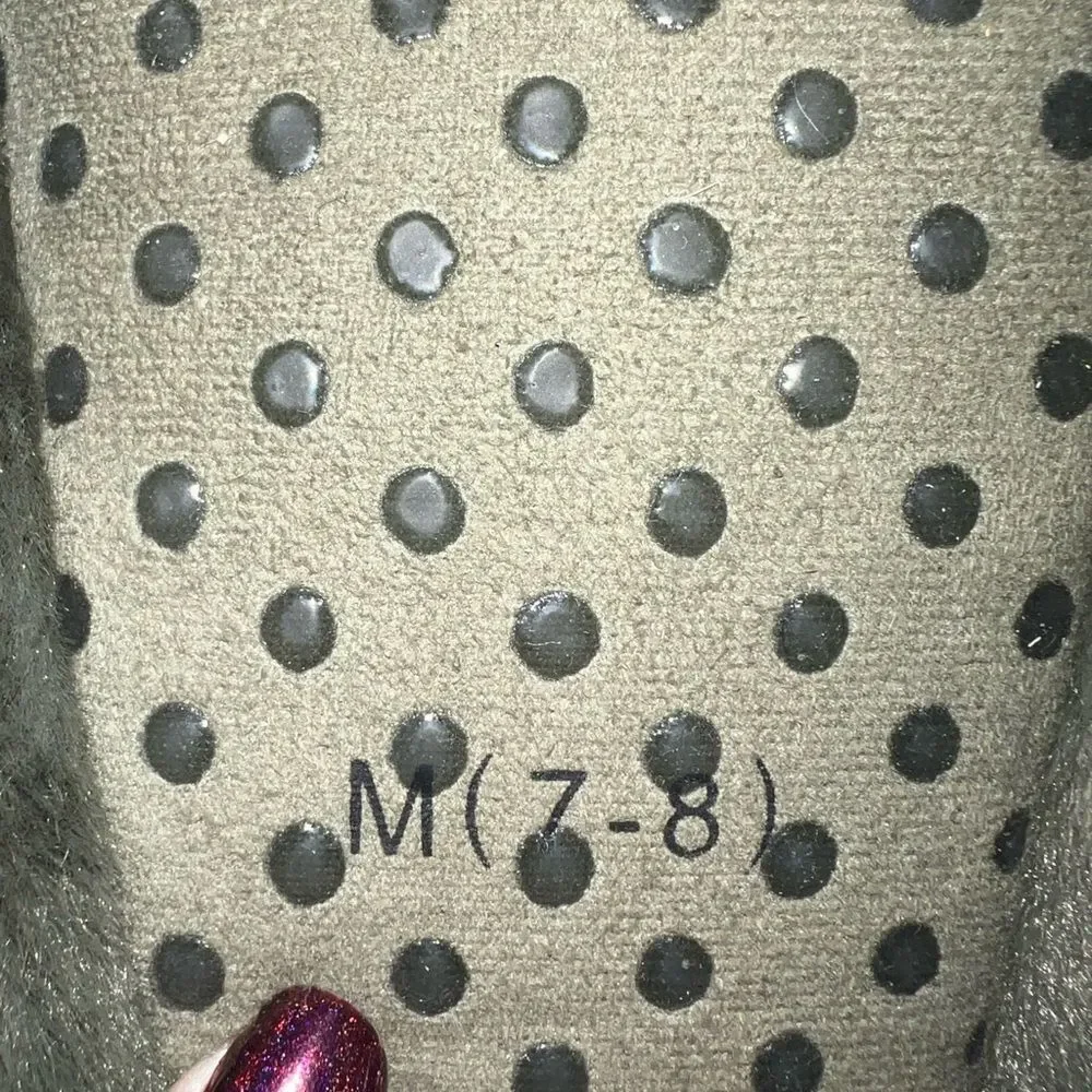 Target grey plush dinosaur slippers with claws youth size medium‎ 7/8